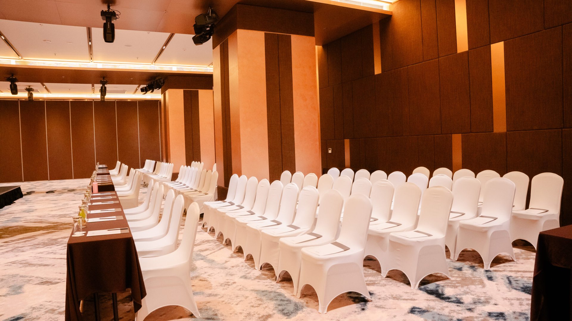 Sakura Meeting Room