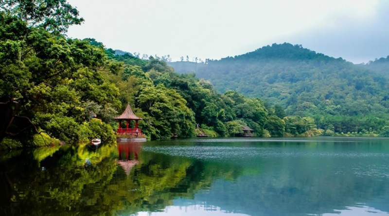 Kinh nghiệm du lịch Hồ Tiên Sa chi tiết cho giới đam mê “xê dịch”