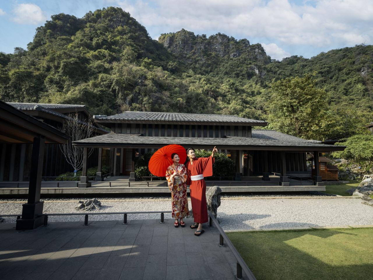 Giá vé, lịch trình và kinh nghiệm đi Onsen Cẩm Phả