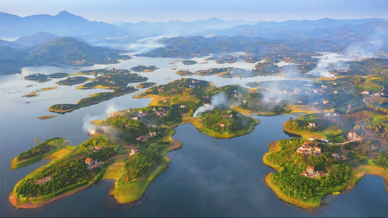 Hồ Cấm Sơn – Biển hồ giữa đại ngàn