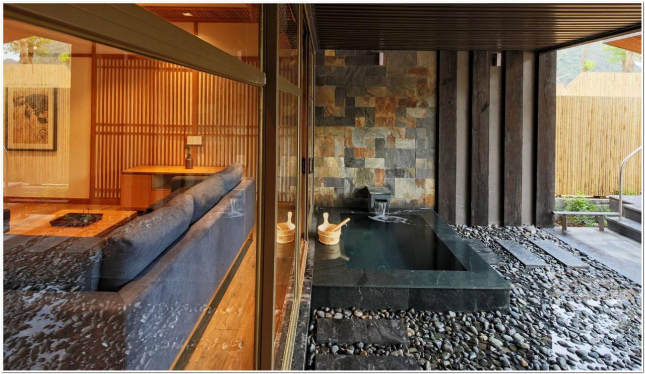 Hệ thống phòng tắm onsen đa dạng và riêng tư tại Yoko Onsen Quang Hanh